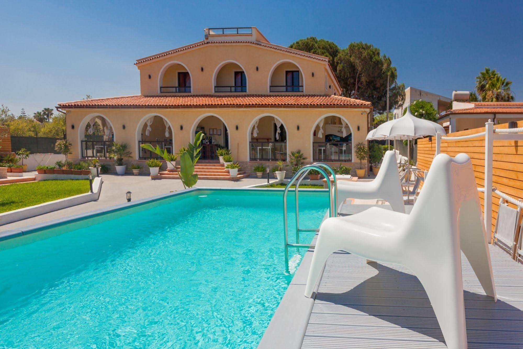 Villa Sunset B&B/Apartments Фонтане-Б'янке Екстер'єр фото